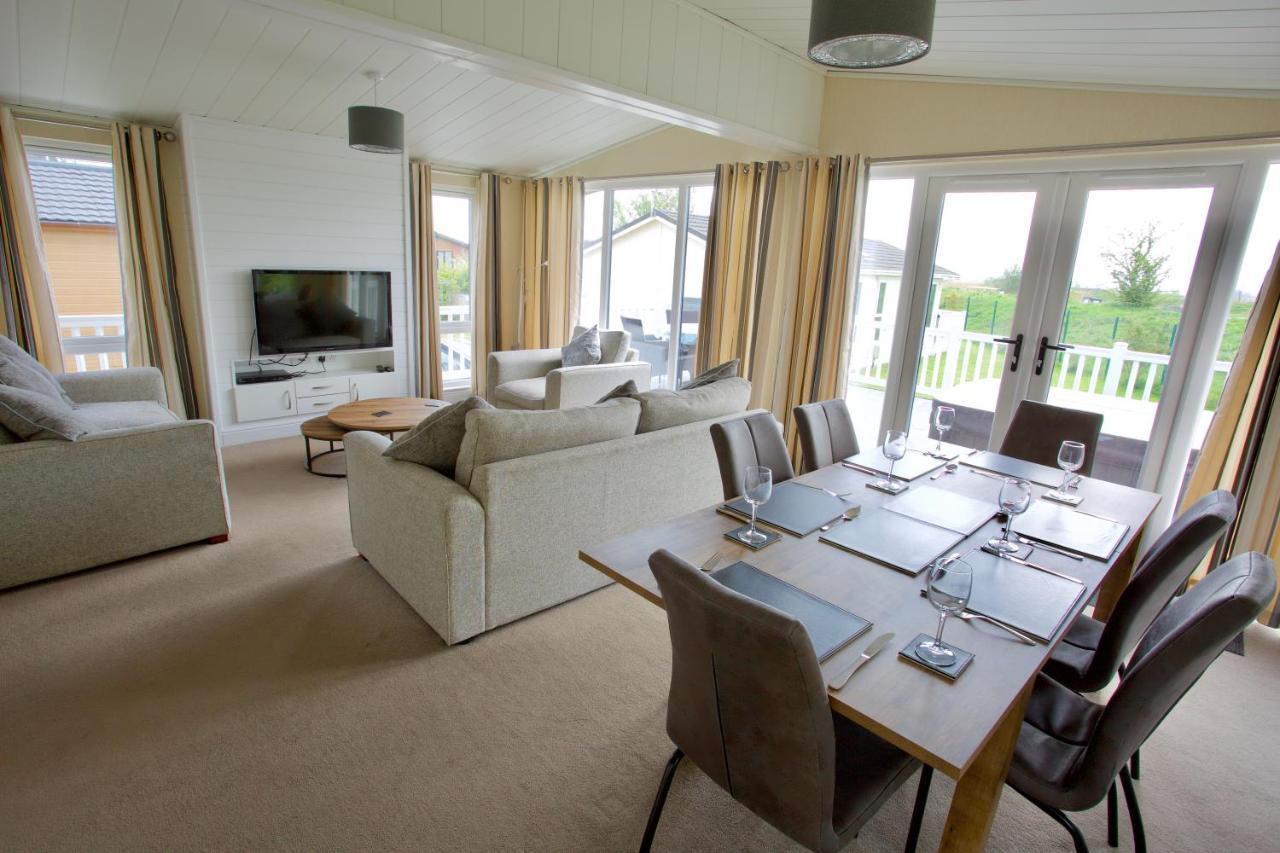 Lovely 3-Bed Cottage In Ely Buitenkant foto