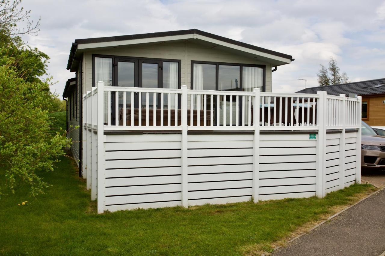 Lovely 3-Bed Cottage In Ely Buitenkant foto